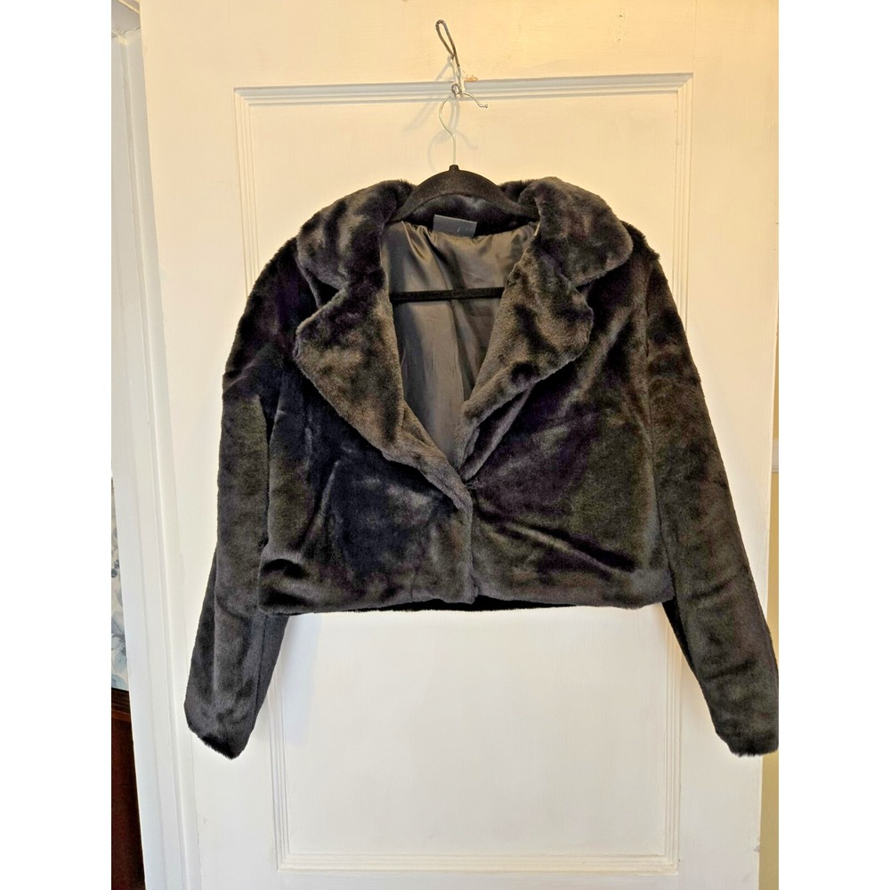 NWT Jolie and Joy Faux Fur Collared Shrug Bolero Long Sleeve Clasp Close  Size M